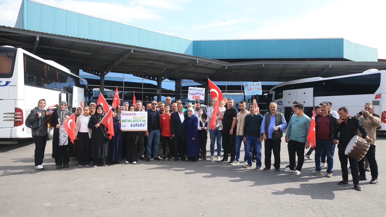 Balkan şampiyonu milli güreşçi Şahan, Kahramanmaraş'ta törenle karşılandı