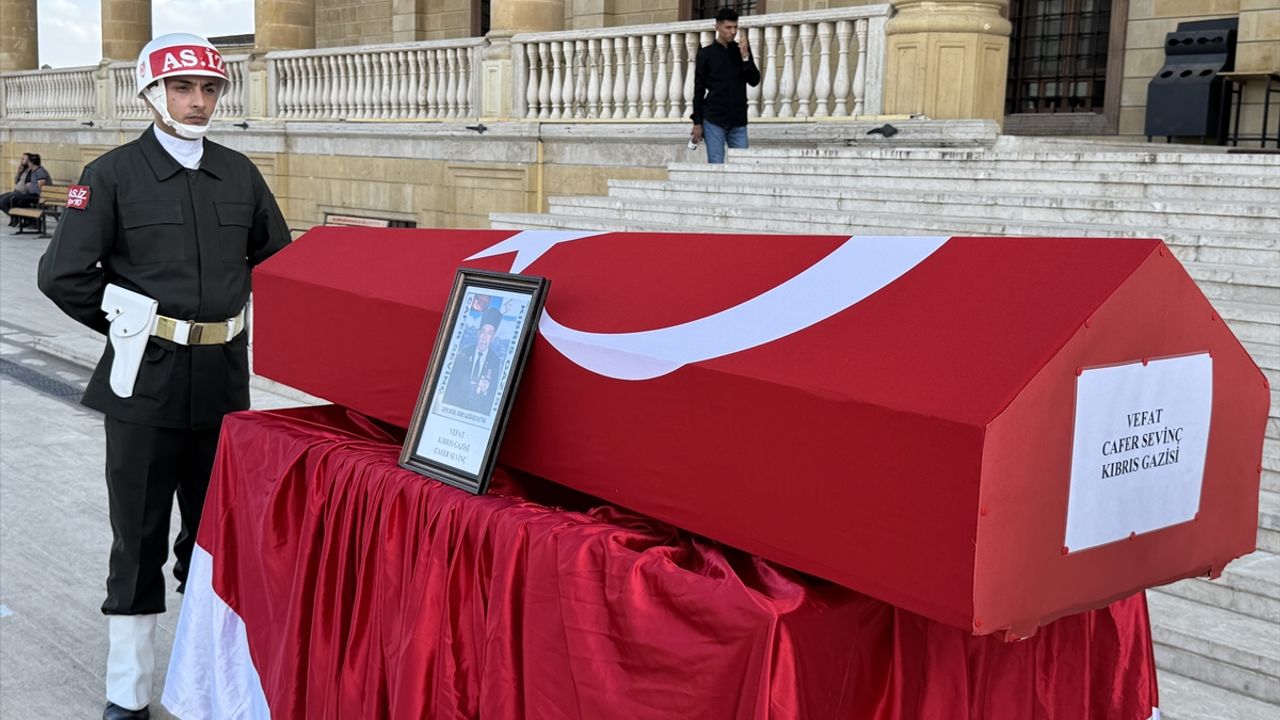 Kahramanmaraş'ta vefat eden Kıbrıs gazisi son yolculuğuna uğurlandı