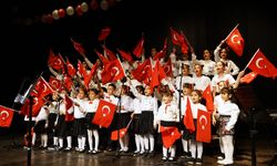 Minik Yüreklerden Dev Performans