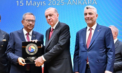 TOBB’dan KMTSO Meclis Başkanı Öksüz’e Hizmet Şeref Belgesi