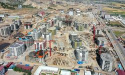 Kahramanmaraş'ın en büyük şantiyesinde konutlar ve iş yerleri yıl sonunda teslim edilecek