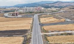 Büyükşehir Türkoğlu’nda Caddeleri Bir Bir Yeniliyor