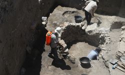 Yassı Höyük'te Geç Tunç Çağı'na ait yapı ve silolar gün yüzüne çıkarıldı