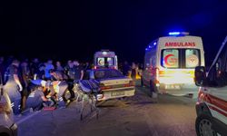 Kahramanmaraş'ta iki otomobilin çarpıştığı kazada 10 kişi yaralandı
