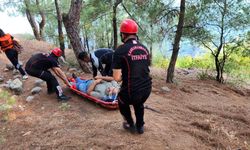 Kahramanmaraş'ta ormanda ayağı kırılan 2 kişiyi itfaiye kurtardı