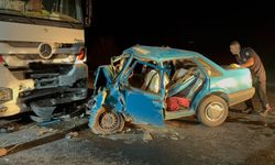 Kahramanmaraş'ta tır ile otomobilin çarpıştığı kazada 3 kişi öldü