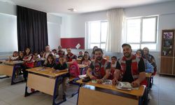 Gençlik Meclisi’nden Minik Yüreklere Büyük Dokunuş