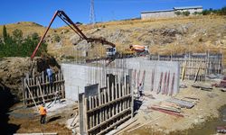 Göksun’daki Modern Köprü Hızla Yükseliyor