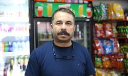 Hatay'da bir hayırsever mahallelinin markete borcunu ödedi