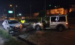 Kamyonetle çarpışan otomobilin sürücüsü ağır yaralandı