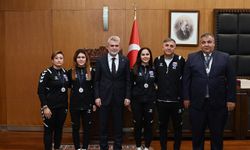 Başkan Görgel, Avrupa’ya Damga Vuran Büyükşehir’in Kadın Goalball Takımını Ağırladı