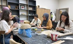 Kursiyerler KAMEK’in Seramik Atölyesinde Kendi Sanat Eserlerini Üretiyor