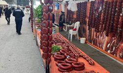 Onikişubat Belediyesi Zabıtası, tarihi geçmiş 850 kilogram sucuk ele geçirdi