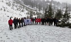 Adana'da beyaza bürünen Armutoluğu Yaylası dağcılık tutkunlarına parkur oluyor