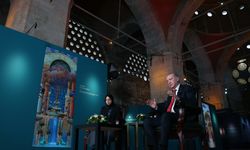 Cumhurbaşkanı Erdoğan, Hane İslam Eserleri Sergisi'nde sanatçı ve katılımcıların sorularını yanıtladı
