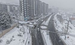 Kahramanmaraş'ın 3 ilçesinde eğitime kar engeli