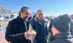 HG Hospital’da Yüzlerce Kişiye Sucuk Ekmek İkramı