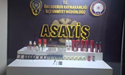 Kozmetik ürün çaldığı ileri sürülen 2 şüpheli tutuklandı