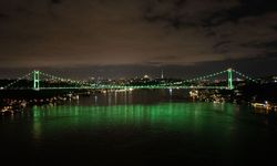 Fatih Sultan Mehmet Köprüsü, Yeşilay Haftası için ışıklandırıldı