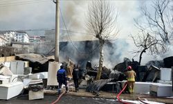 Kahramanmaraş'ta iş yeri deposunda çıkan yangın söndürüldü