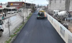 Büyükşehir, Dulkadiroğlu’nda Asfalt Mesaisini Sürdürüyor