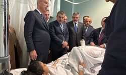 Bakanlar Kahramanmaraş'taki silahlı saldırıda yaralananları ziyaret etti