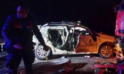 Otomobil ile kamyonun çarpıştığı kazada 1 kişi öldü, 5 kişi yaralandı