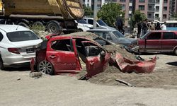 Kahramanmaraş'ta freni arızalanan kamyonun 7 araca çarptığı kazada 6 kişi yaralandı