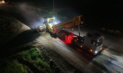 Büyükşehir’den Elmalar Yolunda Kesintisiz Asfalt Mesaisi