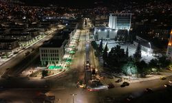 Büyükşehir’den Azerbaycan Bulvarı’nda Gece Asfalt Mesaisi