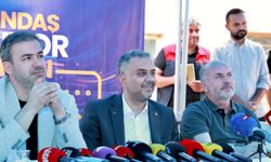 Başkan Toptaş önce aşure dağıttı, sonra vatandaşların sorularını yanıtladı