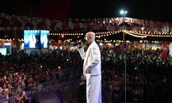Zafer Bayramı Coşkusu Soner Sarıkabadayı Konseriyle Taçlandı