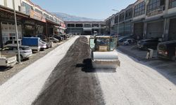 Büyükşehir, Yeni Sanayi Sitesi’nde 3 Kilometrelik Yolu Asfaltla Buluşturdu