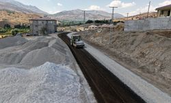 Büyükşehir, Göksun Kırsalındaki 5 Kilometrelik Yolu Yeniliyor