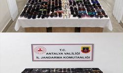 Antalya'da 5 bin 127 kaçak güneş gözlüğü ve saat ele geçirildi