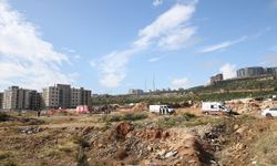 GÜNCELLEME 2 - Antalya'da hortum nedeniyle parçalanan konteynerlerdeki 4 işçi öldü, 1 işçi yaralandı