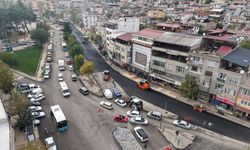 Büyükşehir Bayazıtlı Bulvarı’nda Asfalt Mesaisini Sürdürüyor