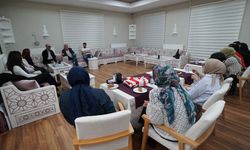 Uluslararası Yazarlar Tecrübelerini Gençlerle Paylaştı