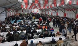 Binler Ramazan’ın İlk Günü Milli İrade Meydanı’ndaki Gönül Sofrasında Buluştu