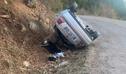 Takla atan otomobildeki 2 kişi yaralandı