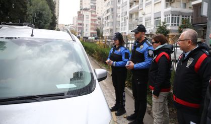 Adana'da polis ekipleri okulların çevresinde denetim yaptı