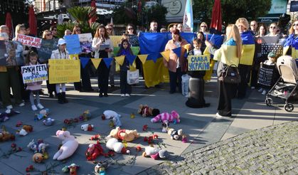 Antalya'da Rusya-Ukrayna Savaşı'nın 4. yılı dolayısıyla basın açıklaması yapıldı