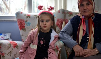 Depremde ailesini kaybeden Nil'e babaannesi sahip çıktı