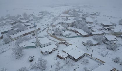 Tekirdağ'ın yüksek kesimlerinde kar yağışı etkili oluyor