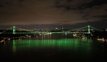 Fatih Sultan Mehmet Köprüsü, Yeşilay Haftası için ışıklandırıldı