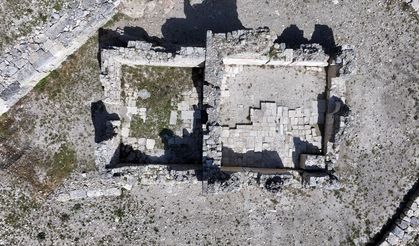 Sillyon Antik Kenti'nde Osmanlı döneminde köy meydanı olarak kullanılan alan belirlendi