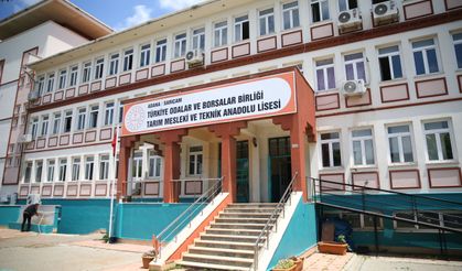 Yaşlı ve kronik hastaların bahçeleri meslek liselilerin eliyle güzelleşiyor
