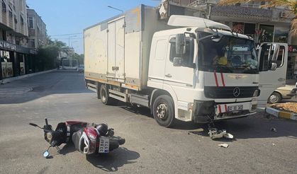 Kamyonetle çarpışan motosikletin sürücüsü yaralandı