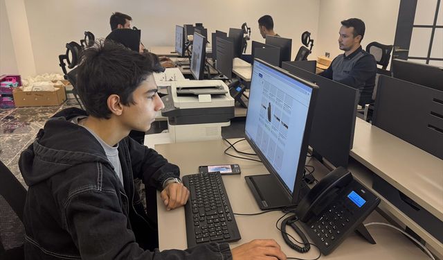 Girişimci kadın hibeyle üretmeye başladığı bıçakları 24 ülkeye satıyor