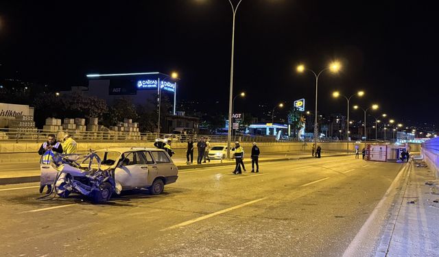 Kahramanmaraş'ta kamyonet ile otomobilin çarpıştığı kazada 1 kişi yaralandı